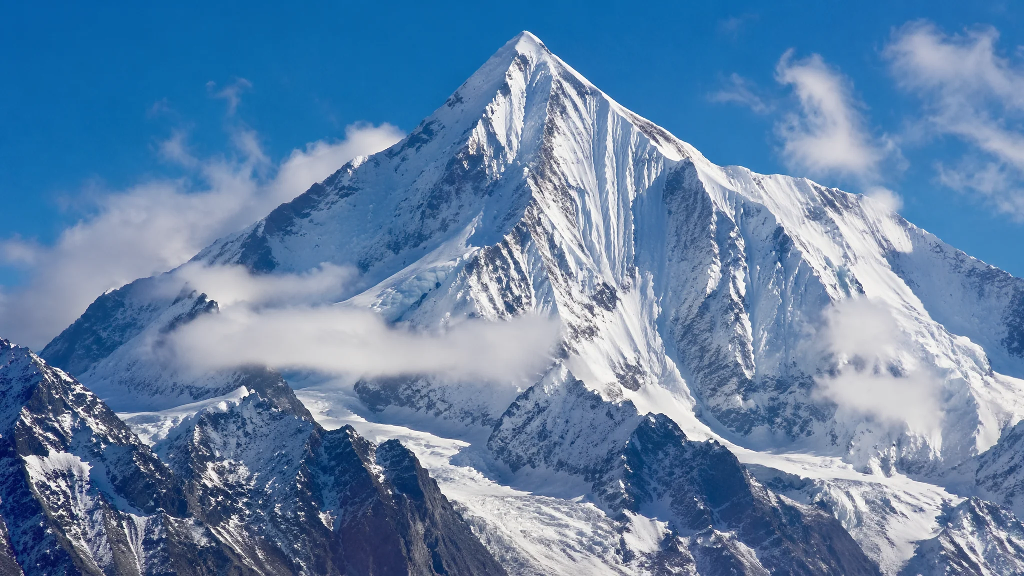 雪山绘画AI教程：巍峨雪峰和冬日山景的画法