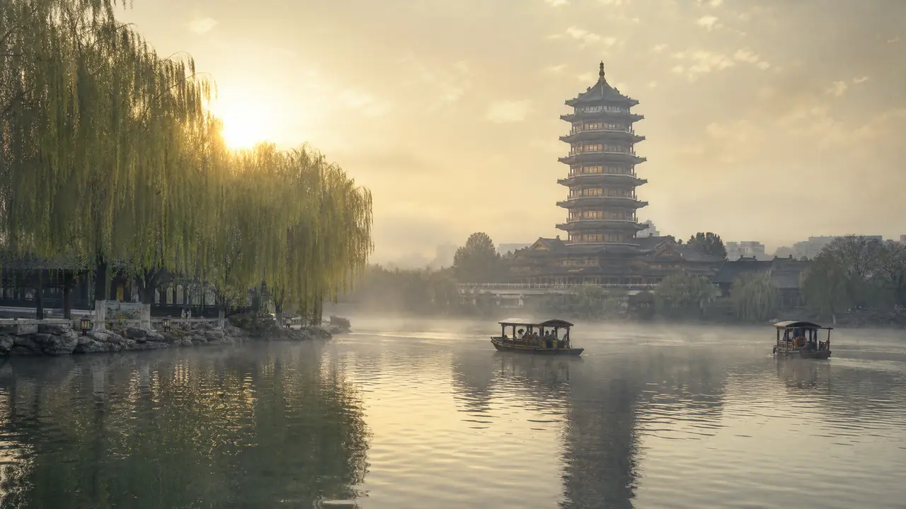 大明ai绘画翻车三十次后，我摸出的大明湖湖面、超然楼、柳岸分层提示词